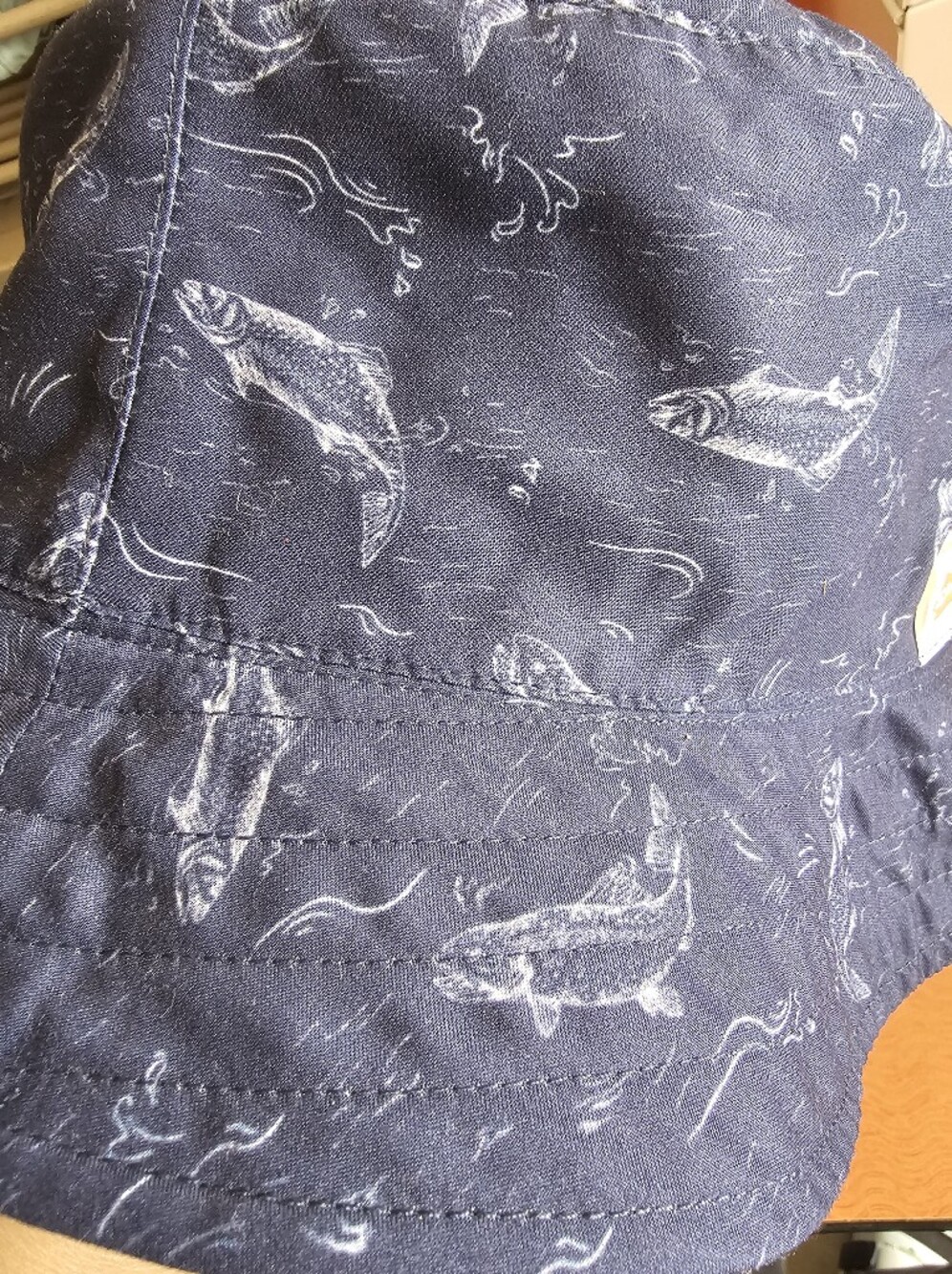 Levi's Bucket Hat- Fish Design - Picture 4 of 8